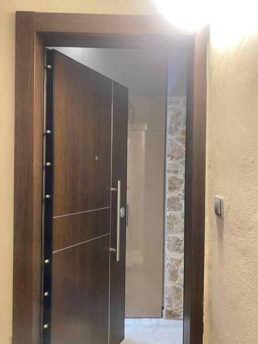 アカルナイStone House 48 Mアパートメント エクステリア 写真